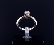 Gold ring with moissanite