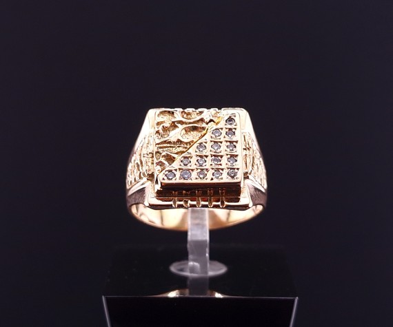 Men's gold ring with diamonds