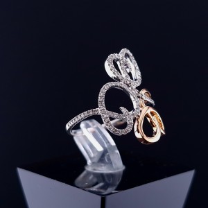 Gold ring with zircons