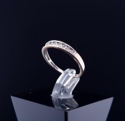 Gold ring with zircons