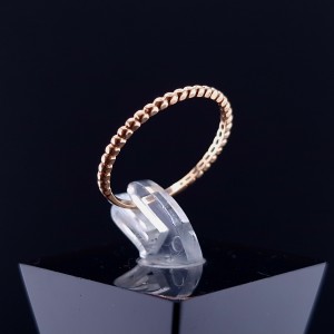 Gold ring 