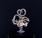 Gold ring with zircons