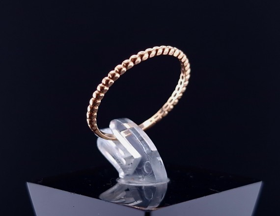 Gold ring 