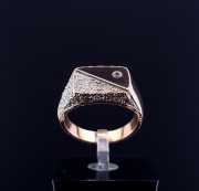 Gold ring with zircon