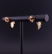 Gold earrings with colored stones