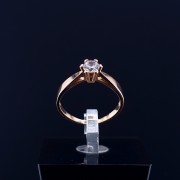Gold ring with zircon