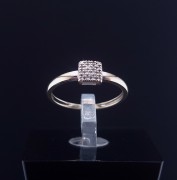 Gold ring with diamonds