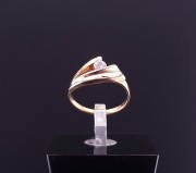 Gold ring with zircon