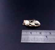 Gold pendant 