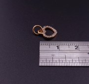 Золотая подвеска с цирконами