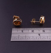 Золотые серьги с цветными камнями