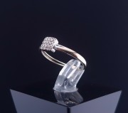 Gold ring with diamonds
