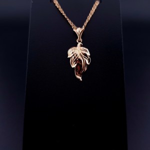 Gold pendant 