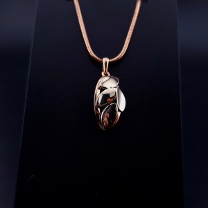 Gold pendant 