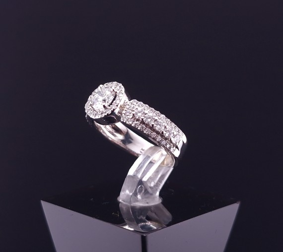 Kuldsõrmus teemantidega 0.53ct