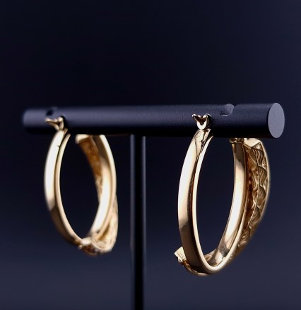 Gold earrings 