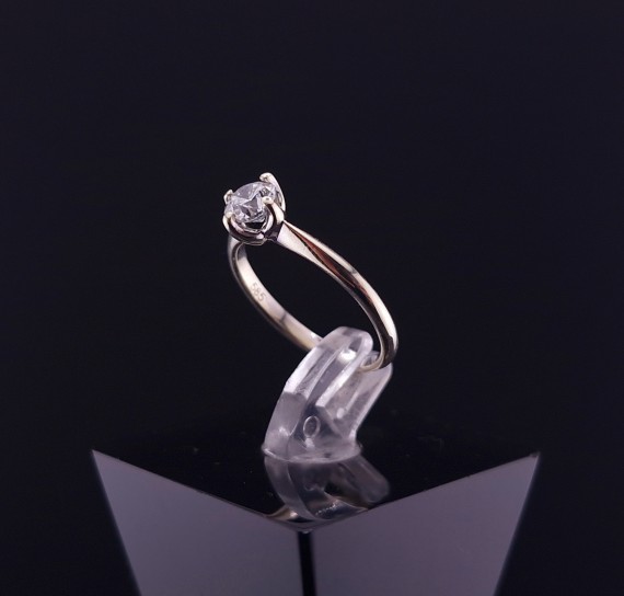 Kuldsõrmus teemantiga  ≈ 0.41ct