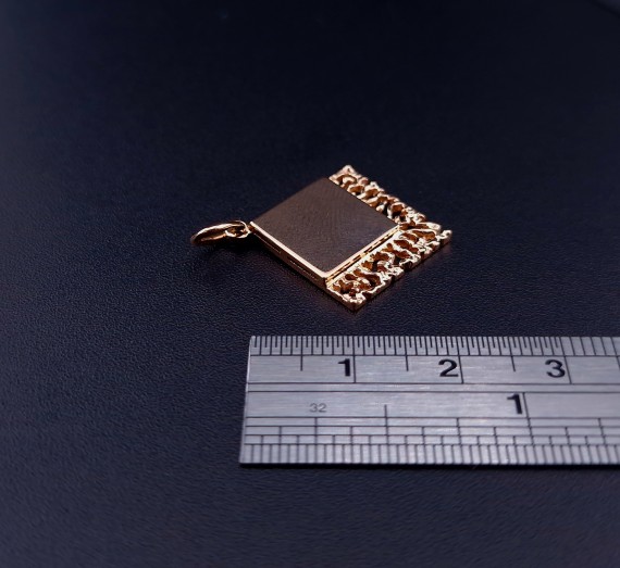 Vintage gold pendant 