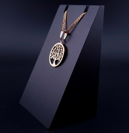 Gold pendant 
