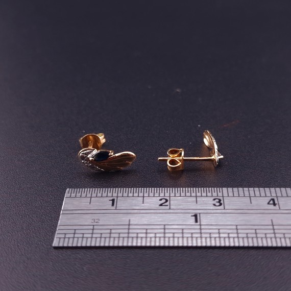 Gold earrings with colored stones