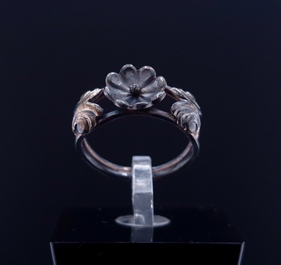 Vintage silver ring
