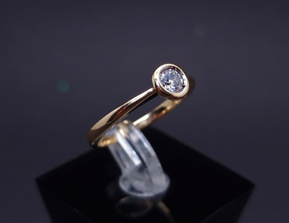 Kuldsõrmus teemantiga 0,25ct