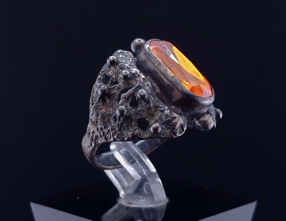 Винтажное серебряное кольцо с цветным камнем